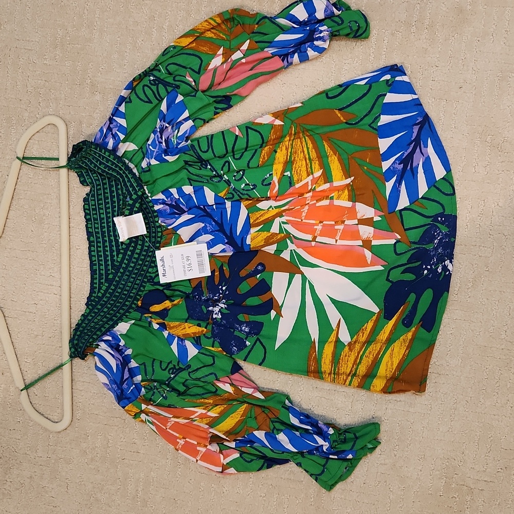 3/4 sleeve top never worn...new with tags